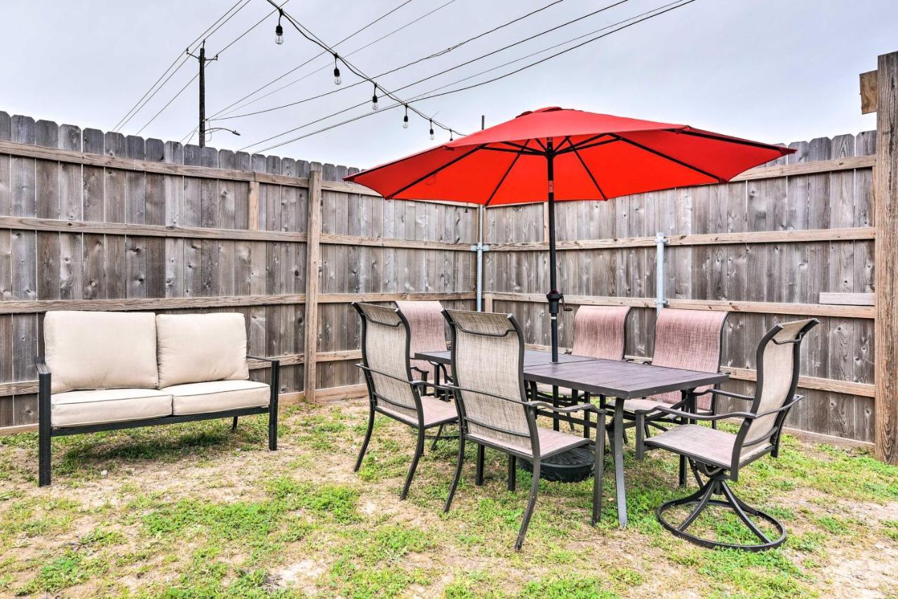 Beautiful Galveston Apt With Deck Less Than 3 Mi To Dtwn! Εξωτερικό φωτογραφία