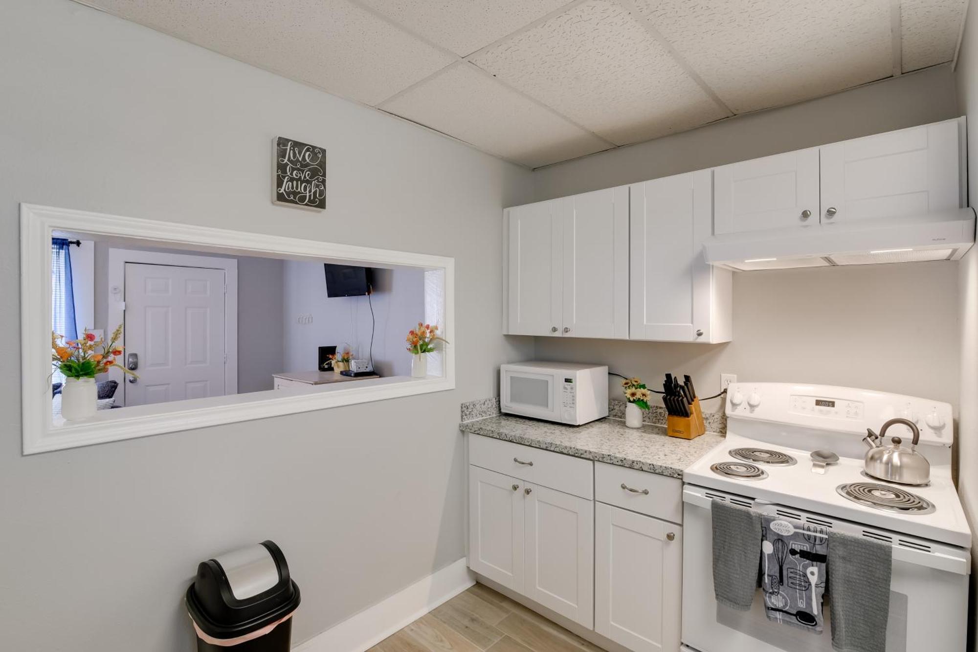 Beautiful Galveston Apt With Deck Less Than 3 Mi To Dtwn! Εξωτερικό φωτογραφία