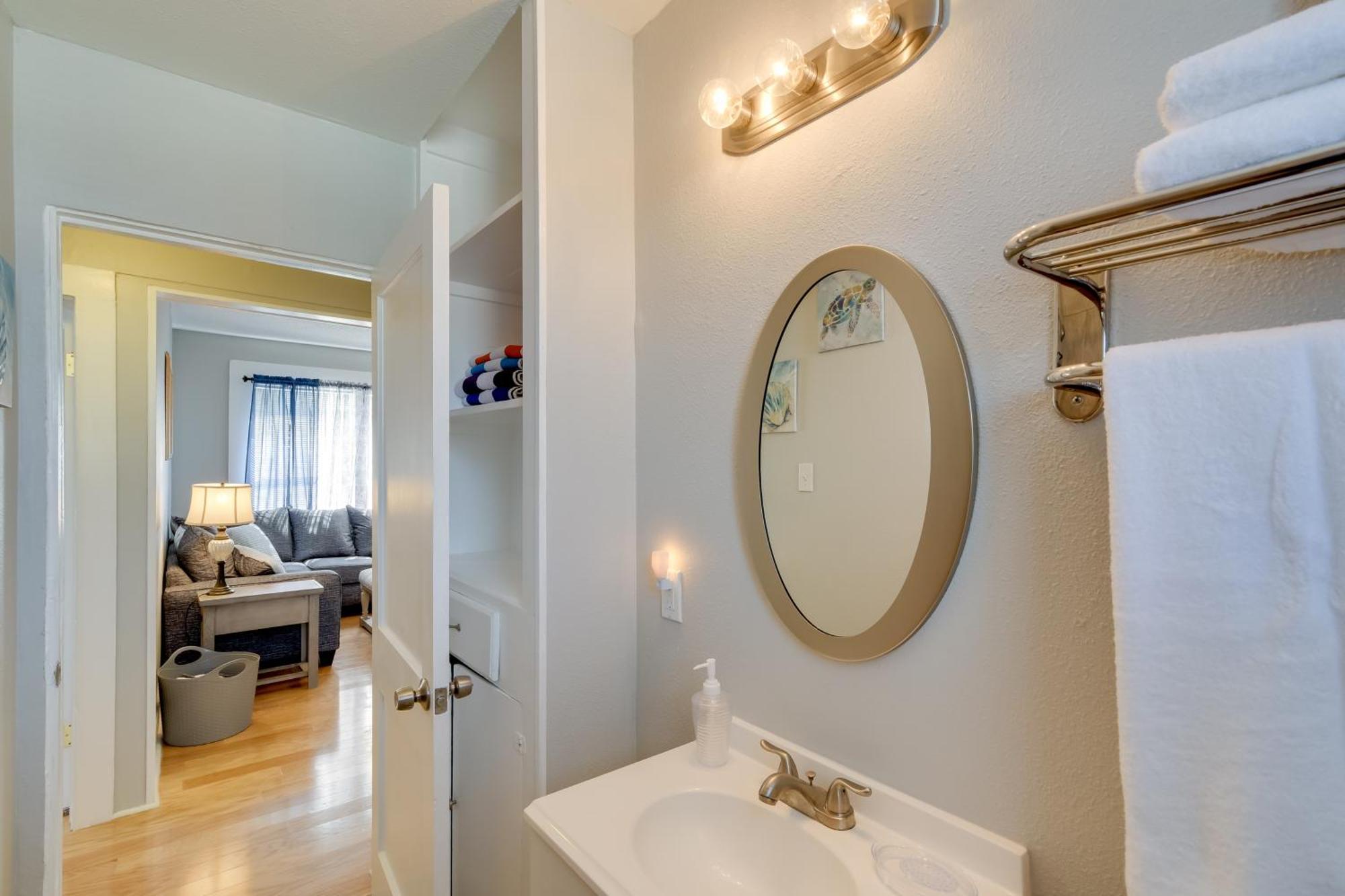 Beautiful Galveston Apt With Deck Less Than 3 Mi To Dtwn! Εξωτερικό φωτογραφία