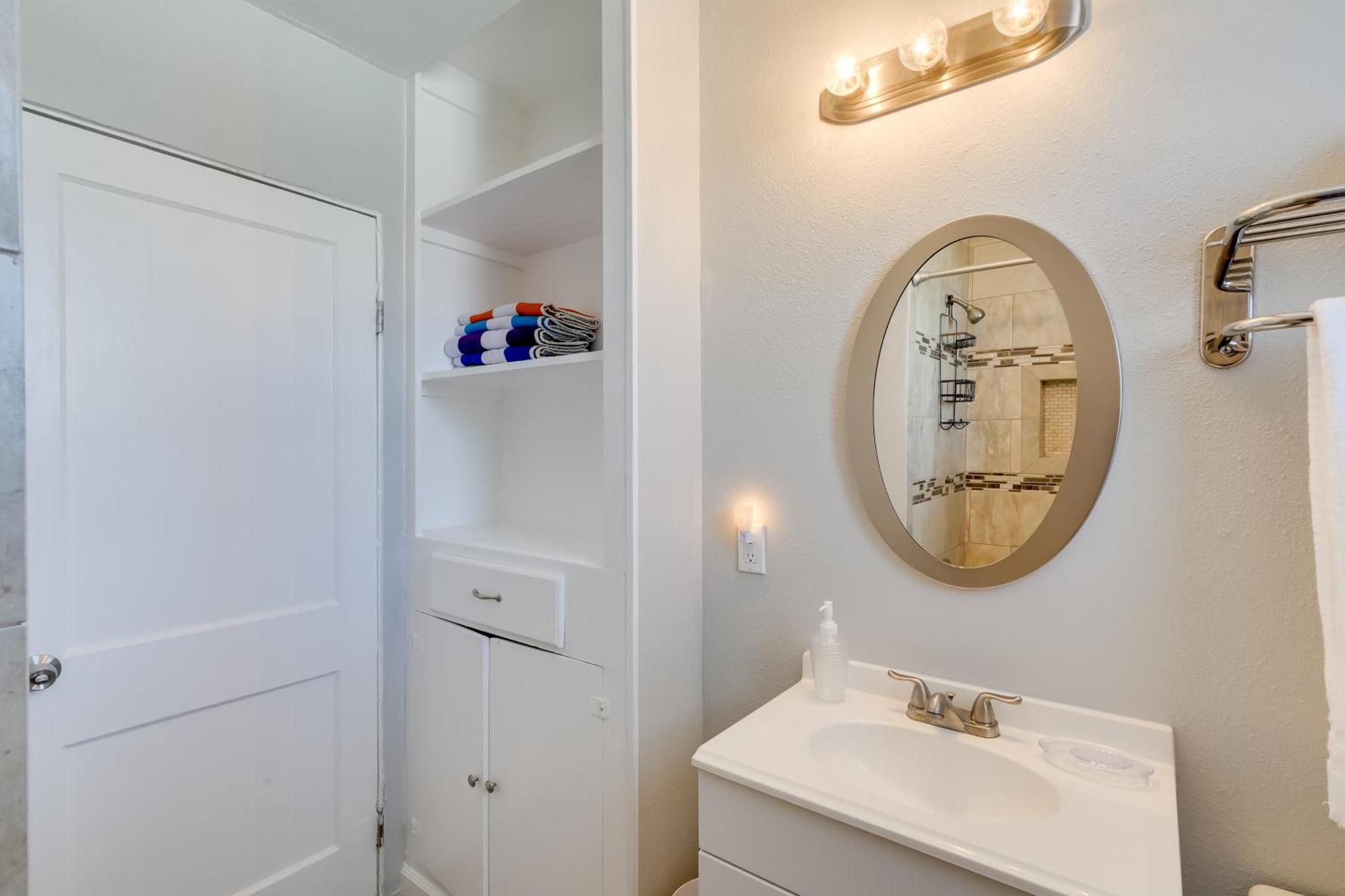Beautiful Galveston Apt With Deck Less Than 3 Mi To Dtwn! Εξωτερικό φωτογραφία